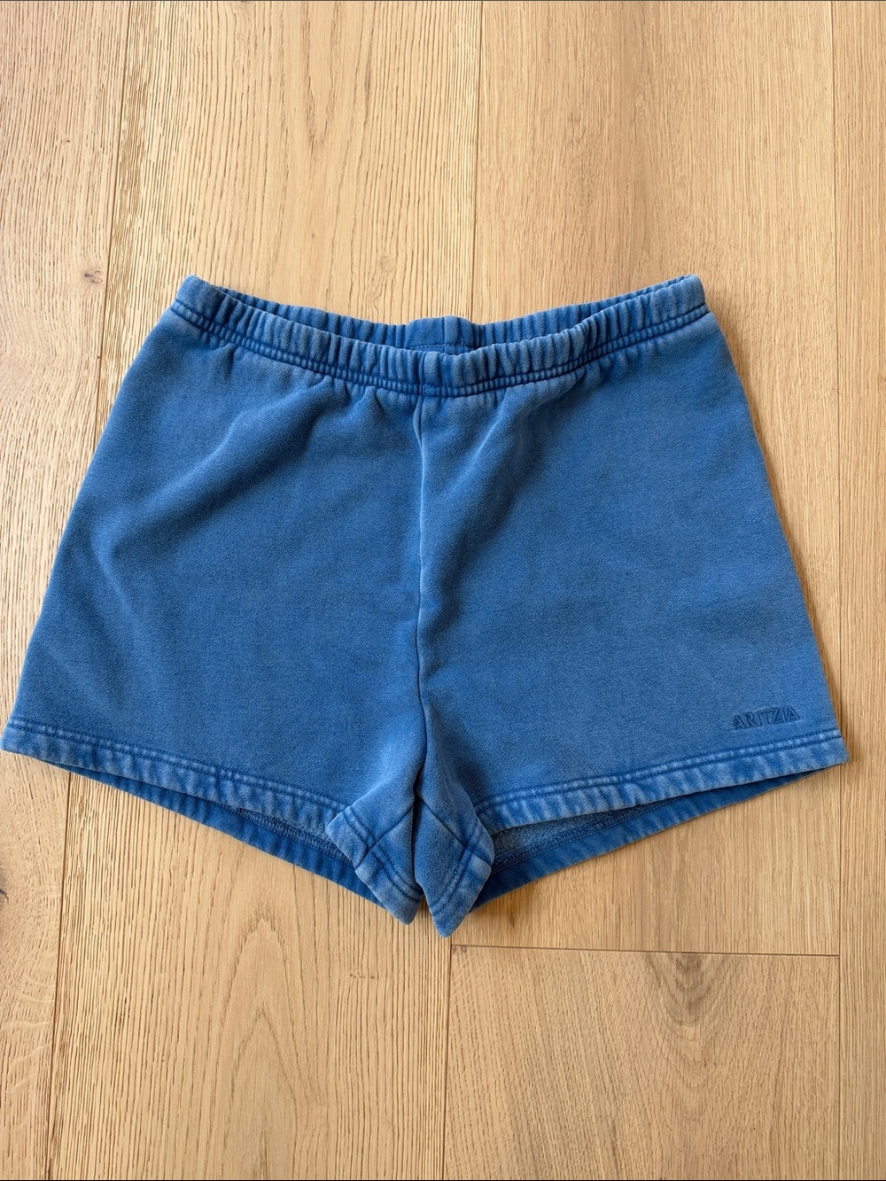 Aritzia sweatfleece mini shorts NWT
